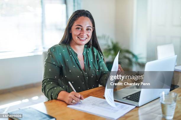 Signing Paper Computer Photos and Premium High Res Pictures - Getty Images