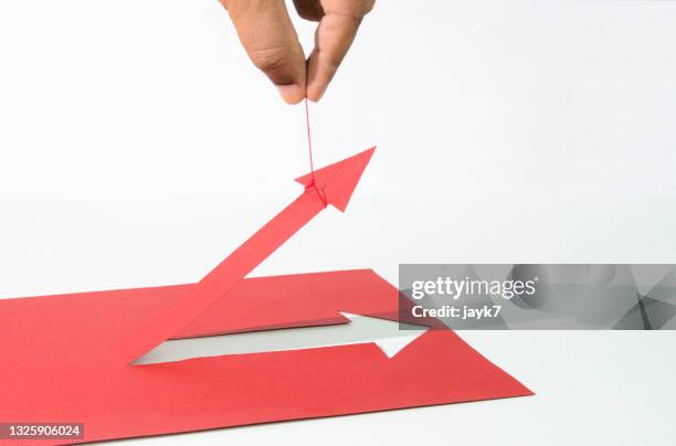 up arrow - bruto binnenlands product stockfoto's en -beelden