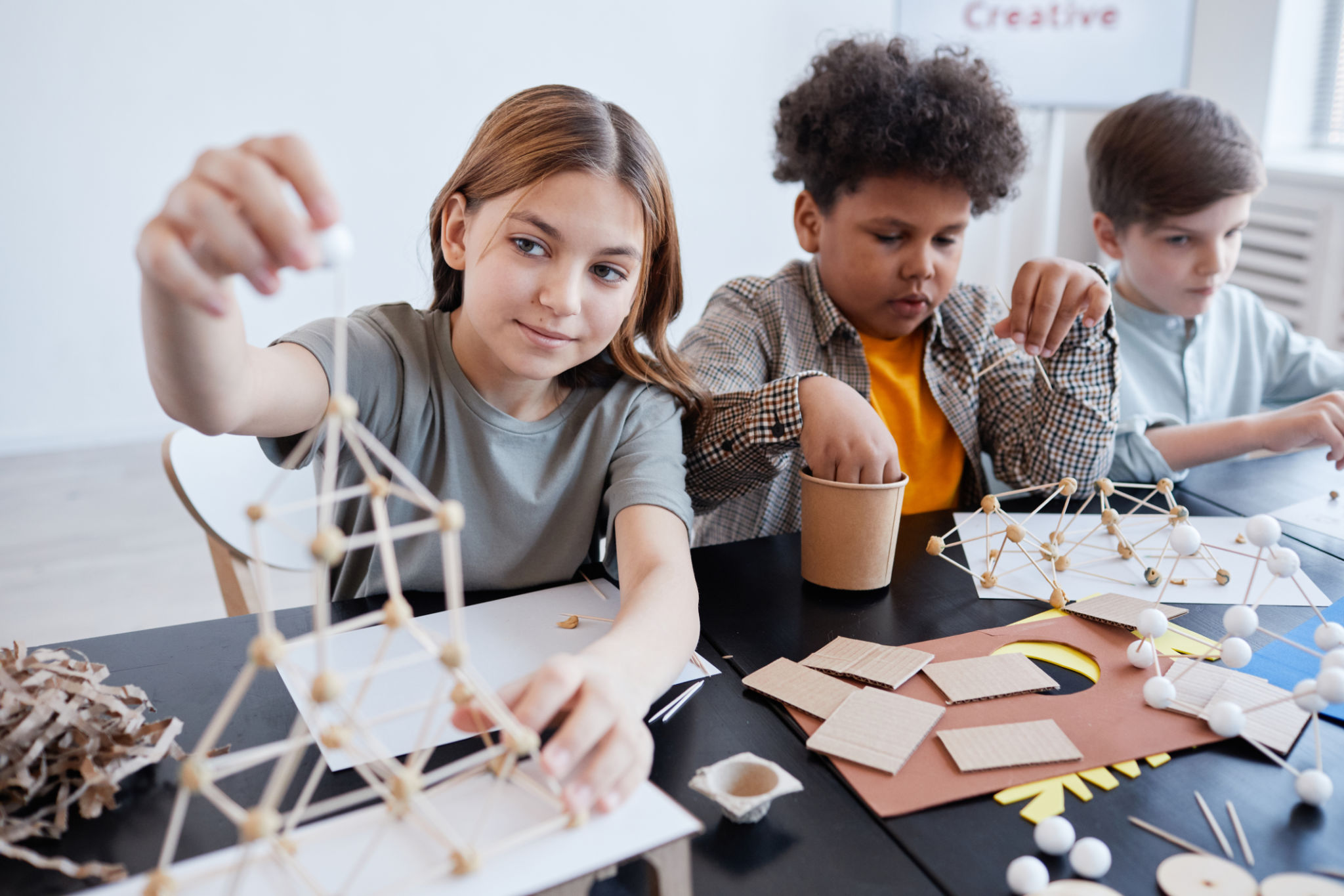 children presenting projects