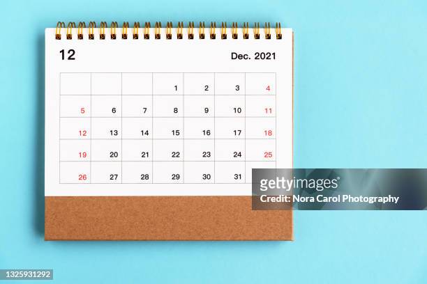 december 2021 calendar with copy space - 2021 stockfoto's en -beelden