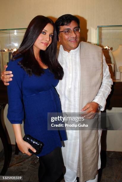 Celina Jaitley and Guest attend the Farah Ali Khan store's 1st anniversary celebration on October 22, 2011 in Mumbai,India