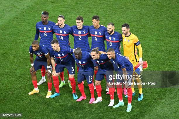 Players of France pose for a team photograph prior to the UEFA Euro 2020 Championship Round of 16 match between France and Switzerland at National...