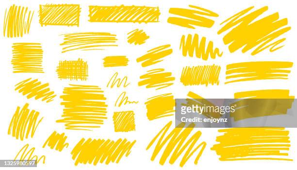 illustrazioni stock, clip art, cartoni animati e icone di tendenza di motivi di texture della penna disegnati a mano gialli - pennarello
