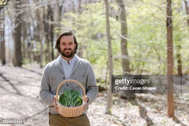 Chefs Foraging 64 Foraging Chef Stock Photos, High-Res Pictures, and Images - Getty Images