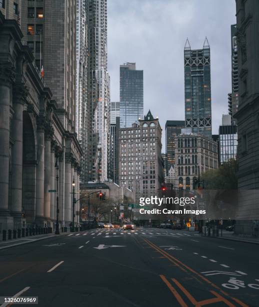 street new york city color blue sky building traffic car - atlanta skyline car stock pictures, royalty-free photos & images