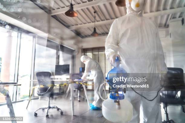 Clean Frontline 256 Covid Frontline Cleaning Stock Photos, High-Res Pictures, and ...