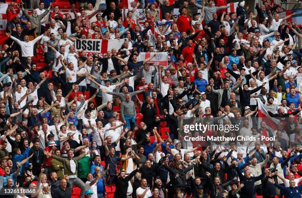 Engerland England Football National Anthem Photos and Premium High Res Pictures ...