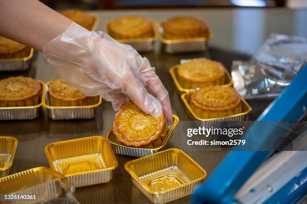 Food Container Mooncake Mooncake Packaging Photos and Premium High Res Pictures - Getty Images