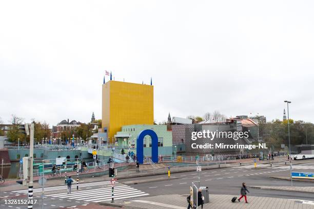 view at the groninger museum - groningen stad stockfoto's en -beelden