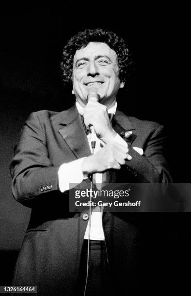 American Pop & Jazz singer Tony Bennett performs onstage at Radio City Music Hall, New York, New York, May 10, 1986.
