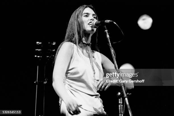 American Country musician Emmylou Harris performs onstage during the Dr Pepper Central Park Music Festival, New York, New York, July 19, 1978.