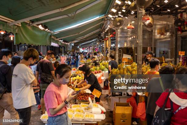 yau ma tei fruit market in kowloon, hong kong - durian stock pictures, royalty-free photos & images