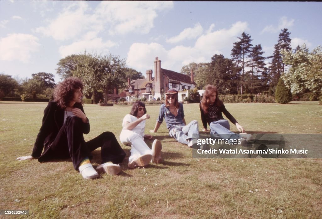 Queen Ridge Farm Queen pose for a group portrait on the lawn outside Ridge Farm Studio ...