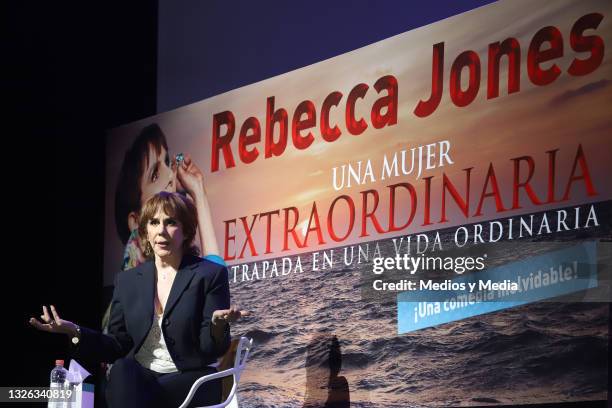 Mexican actress Rebecca Jones speaks during a press conference about the play 'Una Mujer Extraordinaria atrapada en una vida ordinaria' at Aldama...