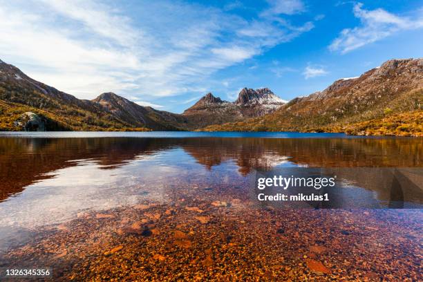 dove lake, cradle mountain tasmania - overland track bildbanksfoton och bilder