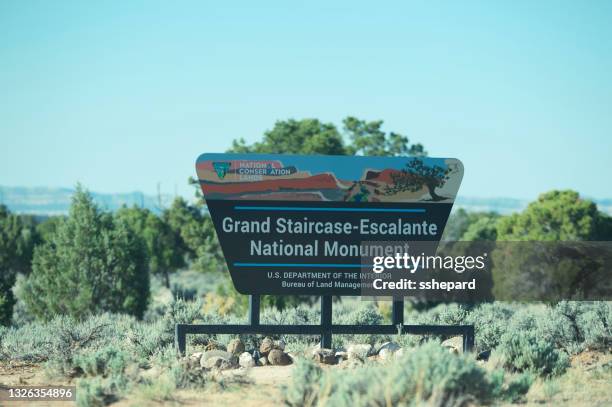 grand staircase-escalante national monument sign - nationalmonument bildbanksfoton och bilder