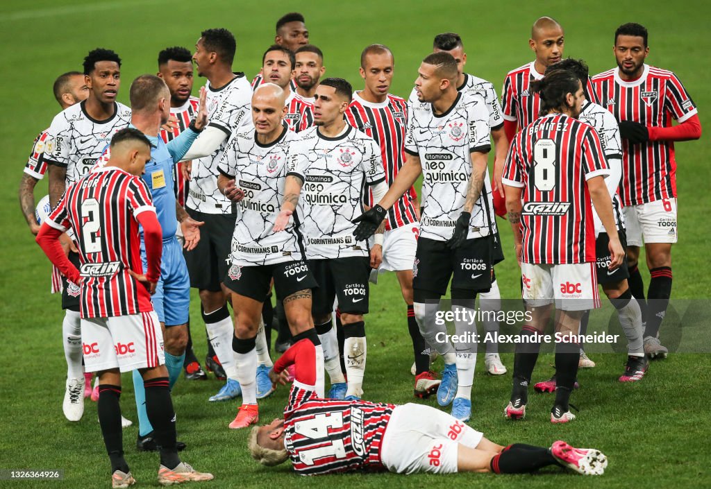 Corinthians v Sao Paulo - Brasileirao 2021