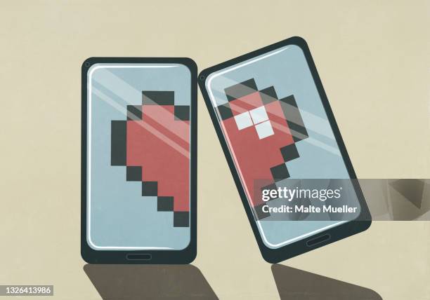 bildbanksillustrationer, clip art samt tecknat material och ikoner med pixelated broken heart on smart phone screens - brustet hjärta