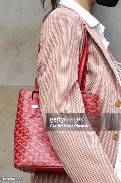 Model Bella Hadid, handbag detail, is seen on July 01, 2021 in Paris,  News Photo - Getty Images