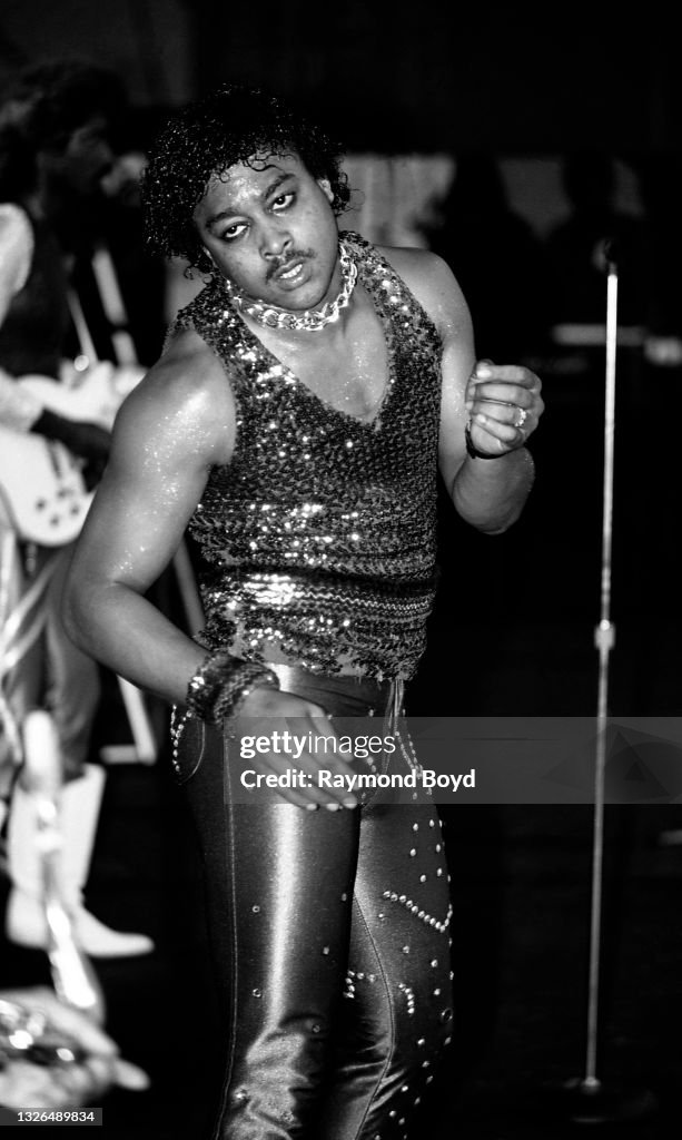 Musician Frank Thompson of The Bar-Kays performs during 'ChicagoFest ...