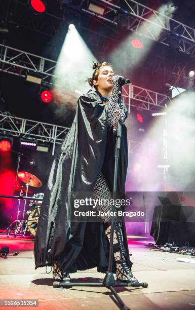 Spanish singer Dora Postigo performs during Noches del Botanico music festival at Real Jardín Botánico Alfonso XIII on July 01, 2021 in Madrid, Spain.