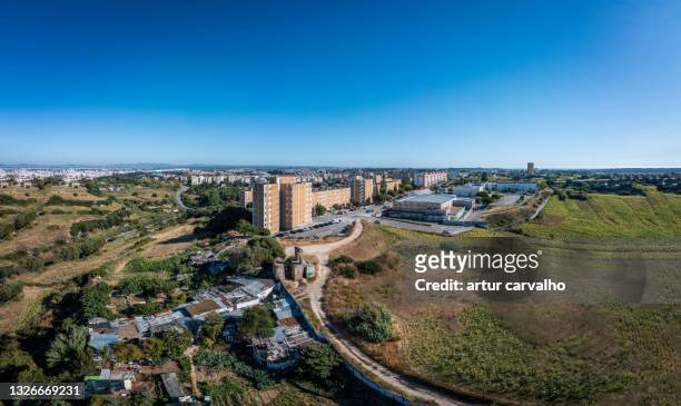 almada, social housing buildings from above - distrikt setúbal stock-fotos und bilder
