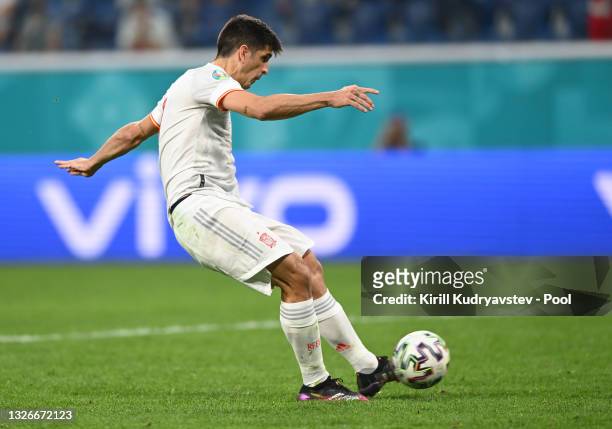 Gerard Moreno of Spain scores their team's fourth penalty in a penalty shoot out during the UEFA Euro 2020 Championship Quarter-final match between...