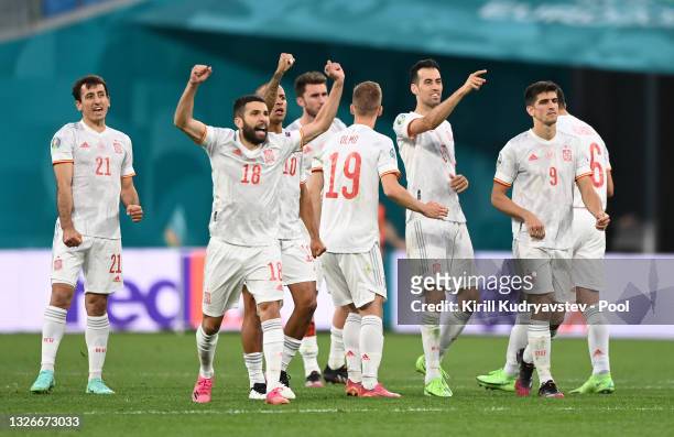 Mikel Oyarzabal, Jordi Alba, Thiago Alcantara, Sergio Busquets and Gerard Moreno of Spain celebrate during the penalty shoot out during the UEFA Euro...