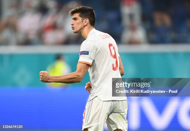 Gerard Moreno of Spain celebrates after scoring the fourth penalty in a penalty shoot out during the UEFA Euro 2020 Championship Quarter-final match...