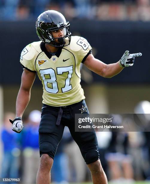 Jordan Matthews of the Vanderbilt Commodores in action against the Kentucky Wildcats during play at Vanderbilt Stadium on November 12, 2011 in...