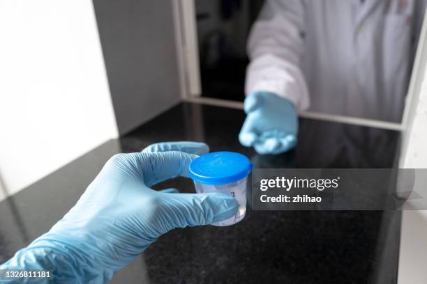 delivery of medical samples - sample holder stock pictures, royalty-free photos & images