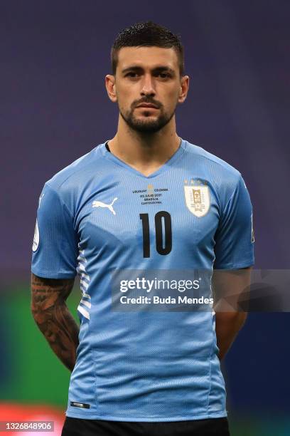 Giorgian De Arrascaeta of Uruguay looks on prior to a quarter-final match of Copa America Brazil 2021 between Colombia and Uruguay at Mane Garrincha...