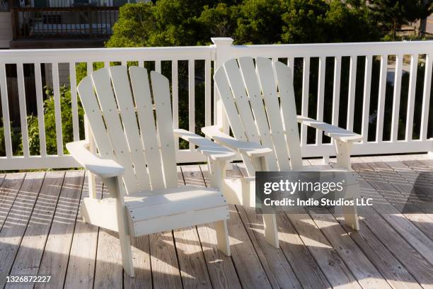 Couple Building A Deck Photos and Premium High Res Pictures - Getty Images