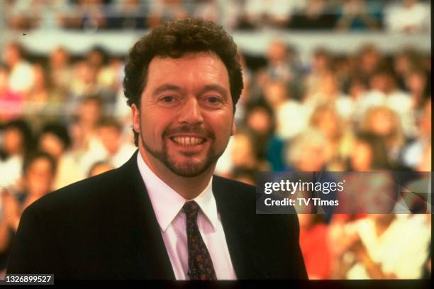 Television presenter Jeremy Beadle, circa 1989.