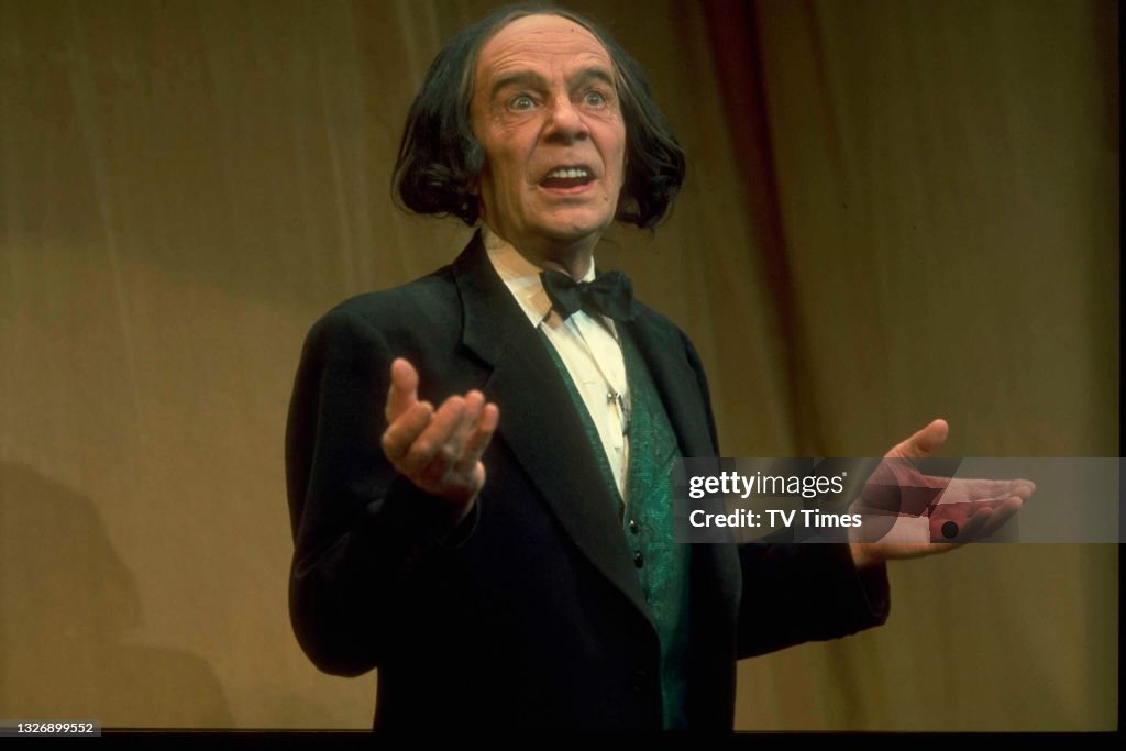 Comedian and comic actor Max Wall, circa 1974. News Photo - Getty Images