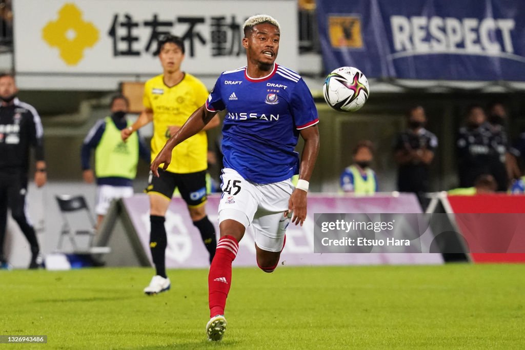 Kashiwa Reysol v Yokohama F.Marinos - J.League Meiji Yasuda J1