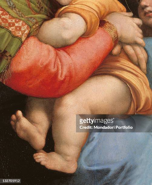 Italy, Tuscany, Florence, Palazzo Pitti, Palatine Gallery. Tondo. Formerly cataloged in the Tribuna of the Uffizi. Detail. Arm Virgin Mary sleeve red...
