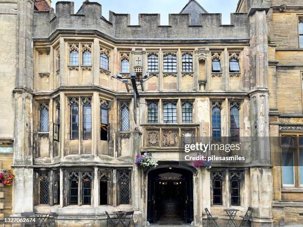 frühe tudor-architektur in glastonbury, somerset, england, uk - glastonbury somerset stock-fotos und bilder