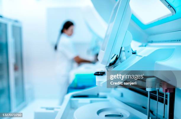 laboratory machinery - microbiology lab stock pictures, royalty-free photos & images