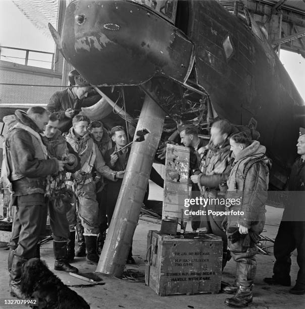 Raf Handforth 171 Royal Air Force Maintenance Unit Stock Photos, High-Res Pictures ...