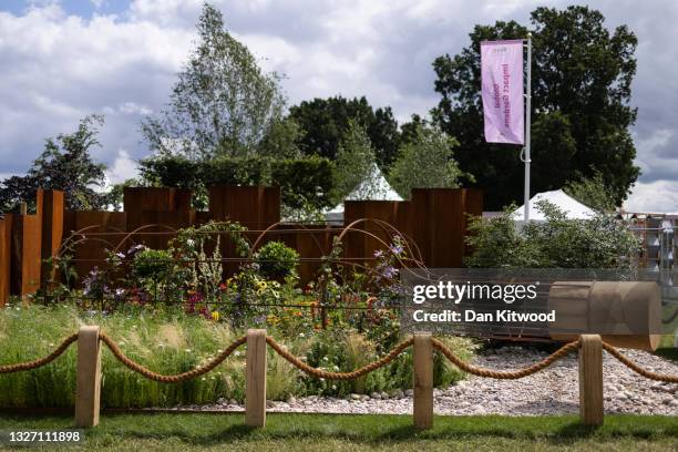 Hampton Court Garden Festival Photos and Premium High Res Pictures ...