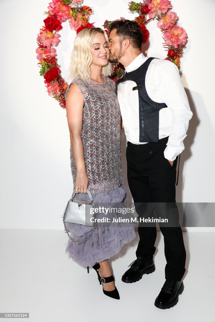 Louis Vuitton Parfum Hosts Dinner at Fondation Louis Vuitton - Photocall