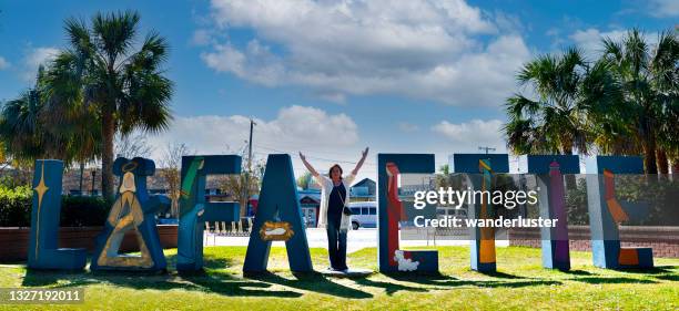 lafayette sign downtown louisiana - downtown lafayette louisiana stock pictures, royalty-free photos & images