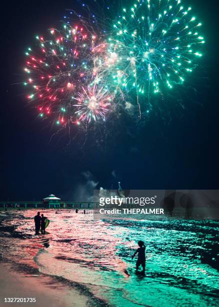 fireworks in ft myers florida - usa - fort myers bildbanksfoton och bilder