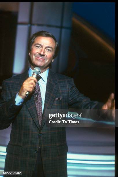 Entertainer Des O'Connor on the set of variety chat show Des O'Connor Tonight, circa October 1989.