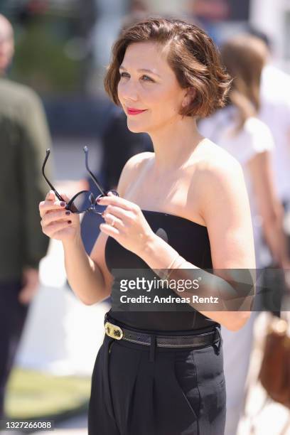 Jury member Maggie Gyllenhaal attends the Jury photocall during the 74th annual Cannes Film Festival on July 06, 2021 in Cannes, France.