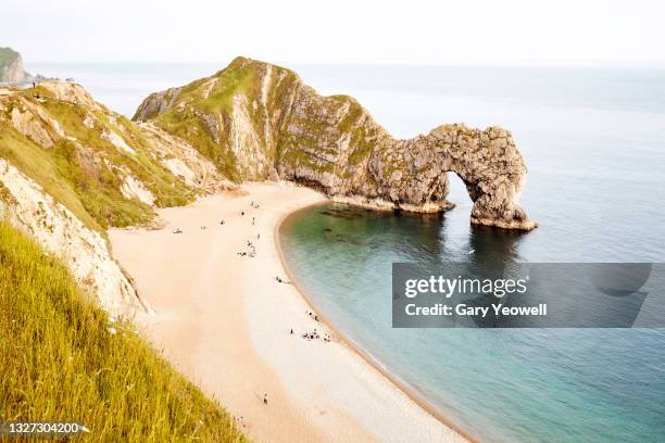 elevated view along beach - lulworth cove stock pictures, royalty-free photos & images