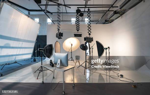 the studio - behind the scenes stock pictures, royalty-free photos & images