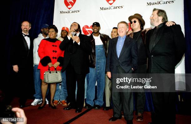 Michael Green, American singer, songwriter, and pianist Aretha Franklin , Shawn Stockman, Michael McCary, Nathan Morris and Wayne Morris of Boys II...