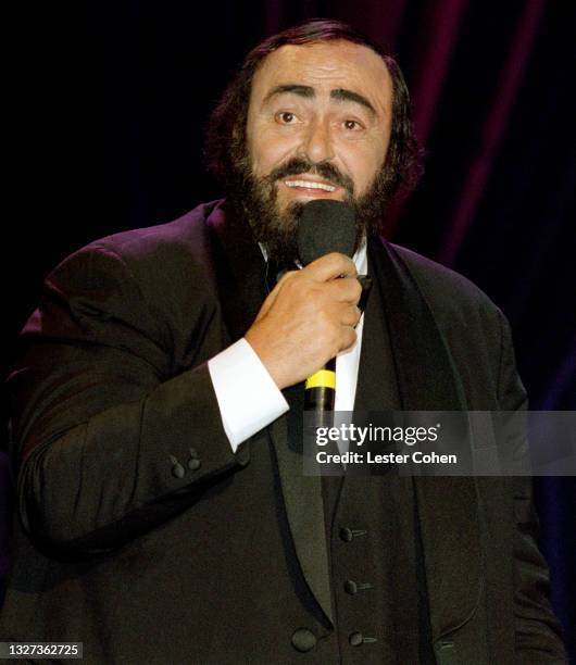 Italian operatic tenor Luciano Pavarotti speaks at the 1998 MusiCares benefit dinner on February 23, 1998 in New York, New York. Pavarotti was...
